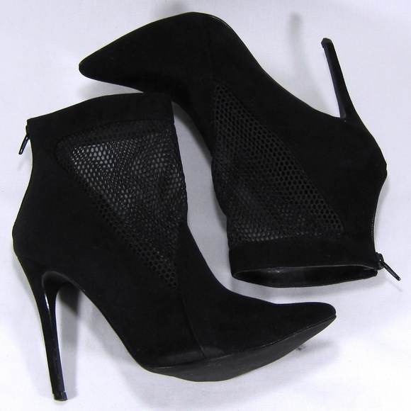 Olivia Ferragamo Black Suede Ankle Booties Sz: 10M - Picture 6 of 8